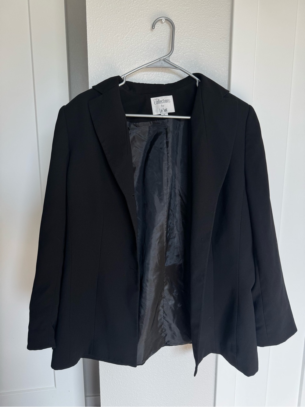 Le Suit Black Open-Front Blazer